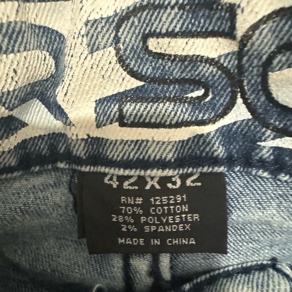 Euc men's 42x32 distressed jeans streetwear - Picture 3 of 4